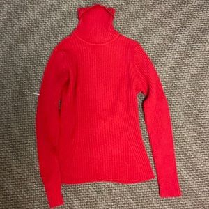 Beautiful red turtleneck sweater like new